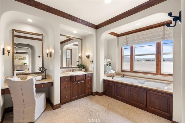 Bathroom, Dual Sink Vanities, Interior, Recessed Lighting