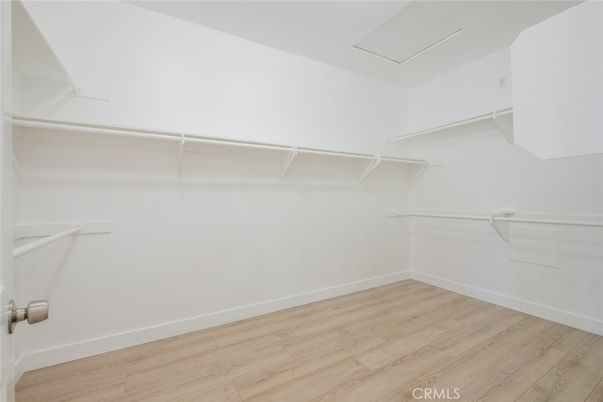 Interior, Walk-in Closets, Wood Texture Flooring