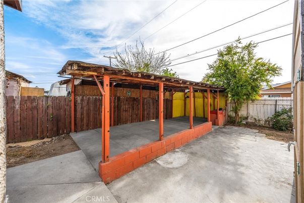Backyard, Exterior