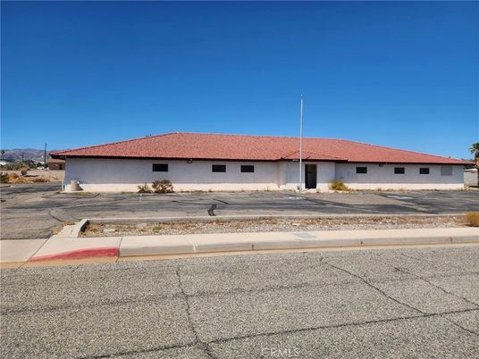 Attached, Exterior, Facade, Ranch