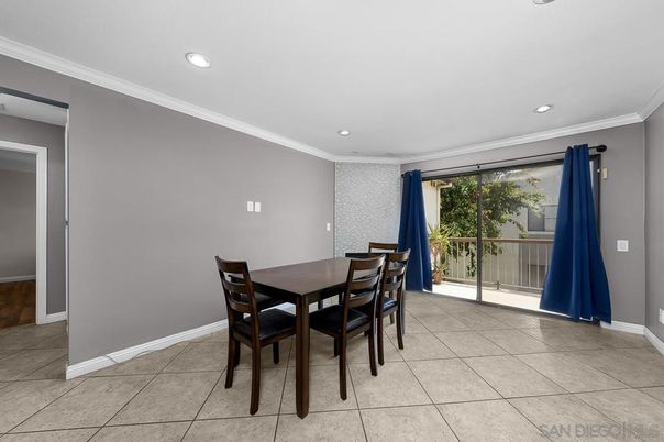 Dining room, Interior, Recessed Lighting