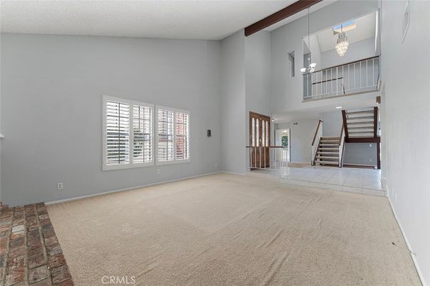 Empty room, Interior, Pendant Lights, Wooden Beams