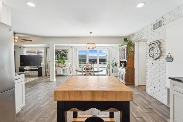 Dining room, Interior, Pendant Lights, Recessed Lighting, Stone Walls, Wood Texture Flooring
