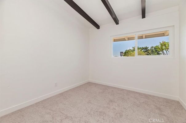 Empty room, Interior, Wooden Beams