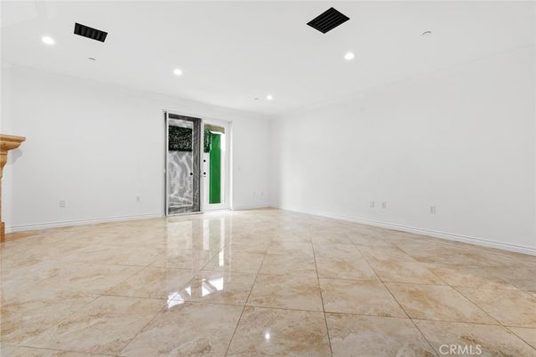 Empty room, Interior, Recessed Lighting