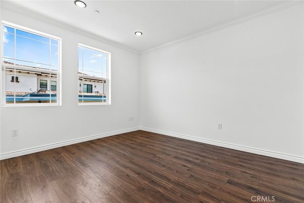 Empty room, Interior, Recessed Lighting, Wood Texture Flooring