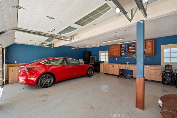 Garage, Interior
