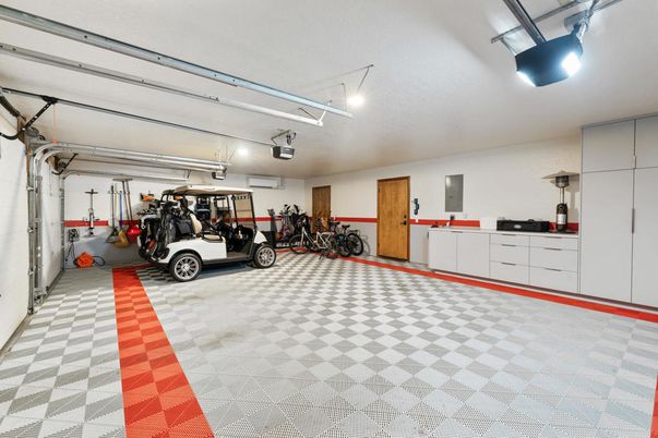 Garage, Interior