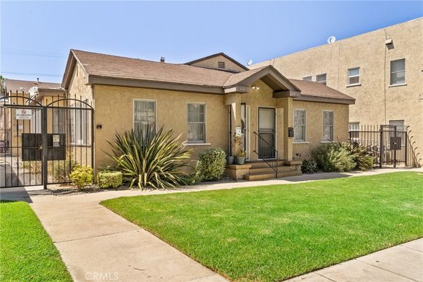 Backyard, Exterior, Facade, French Provincial