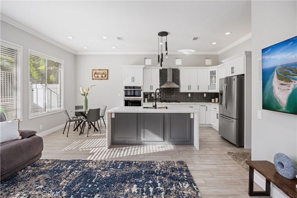Dining room, Interior, Kitchen, Pendant Lights, Recessed Lighting, Stainless Steel Appliances