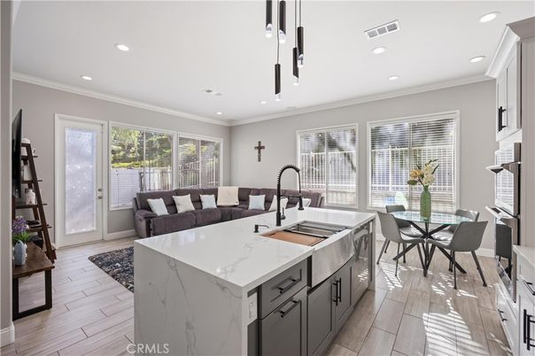 Dining room, Interior, Kitchen, Pendant Lights, Recessed Lighting, Wood Texture Flooring