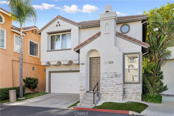Attached, Exterior, Facade, Spanish Mediterranean