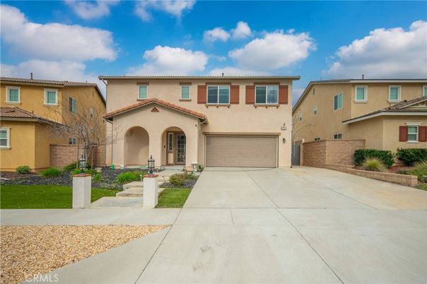 Attached, Exterior, Facade, Mediterranean