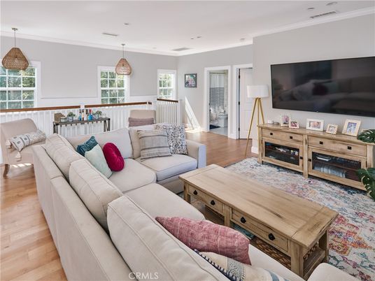 Interior, Living room, Pendant Lights, Recessed Lighting, Wood Texture Flooring