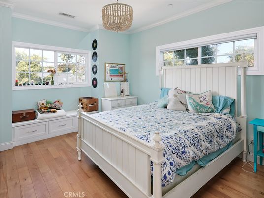Bedroom, Interior, Pendant Lights, Wood Texture Flooring