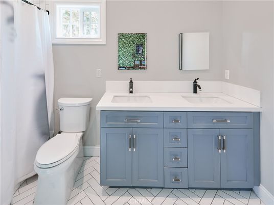Bathroom, Dual Sink Vanities, Interior