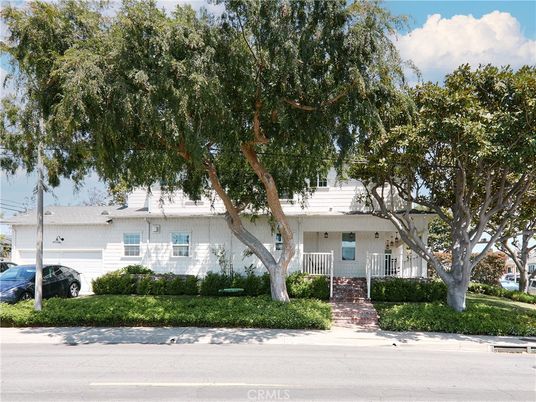 Attached, Exterior, Facade, Ranch