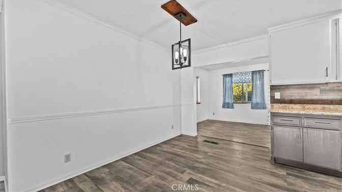 Empty room, Interior, Pendant Lights, Wood Texture Flooring