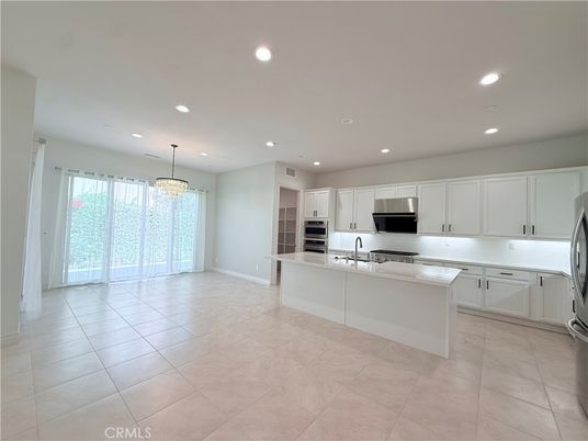 Chandelier, Interior, Kitchen, Recessed Lighting, Stainless Steel Appliances