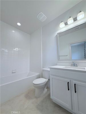 Bathroom, Interior, Recessed Lighting