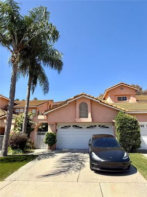 Attached, Exterior, Facade, Mediterranean