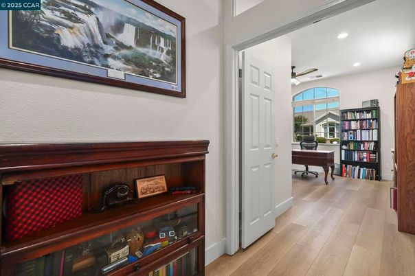 Home Office, Interior, Recessed Lighting, Wood Texture Flooring