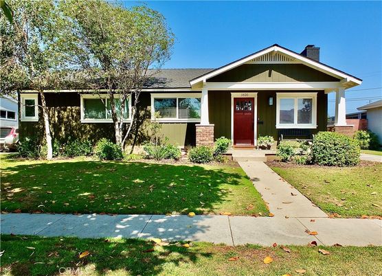 Exterior, Facade, American Craftsman