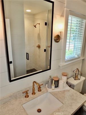 Bathroom, Interior, Marble, Recessed Lighting