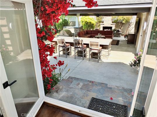 Dining room, Exterior