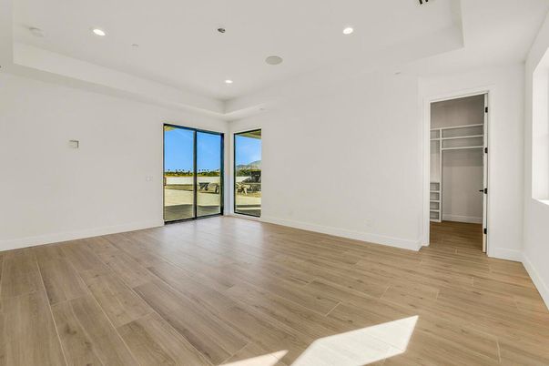 Empty room, Interior, Recessed Lighting, Wood Texture Flooring