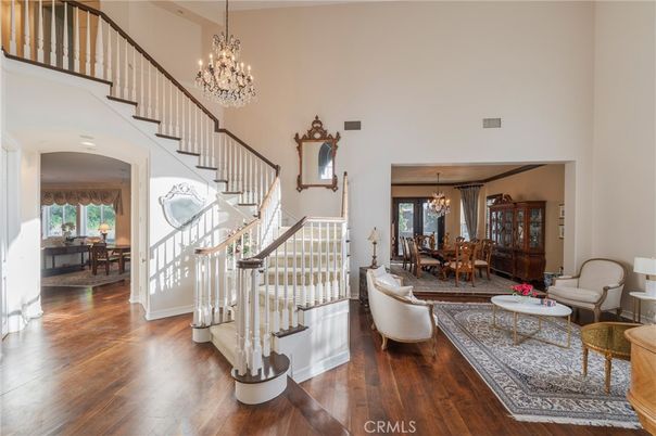 Chandelier, Dining room, Interior, Living room, Wood Texture Flooring