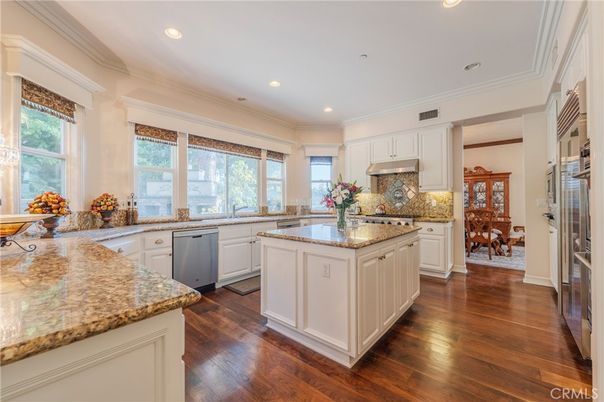 Dining room, Interior, Kitchen, Recessed Lighting, Stainless Steel Appliances, Wood Texture Flooring