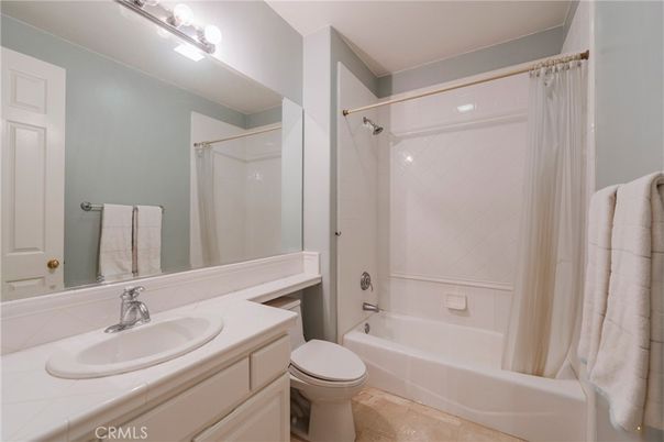 Bathroom, Interior, Tile Countertops