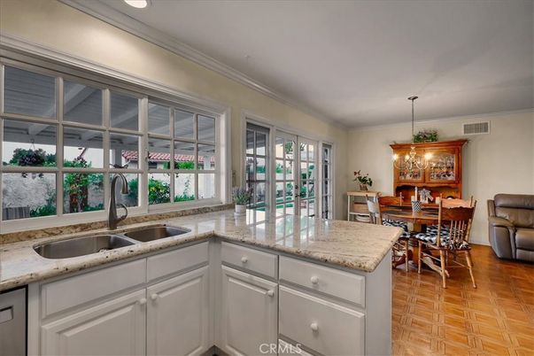 Chandelier, Dining room, Interior, Recessed Lighting, Wood Texture Flooring