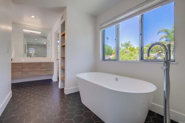 Bathroom, Free Standing Baths, Interior, Recessed Lighting