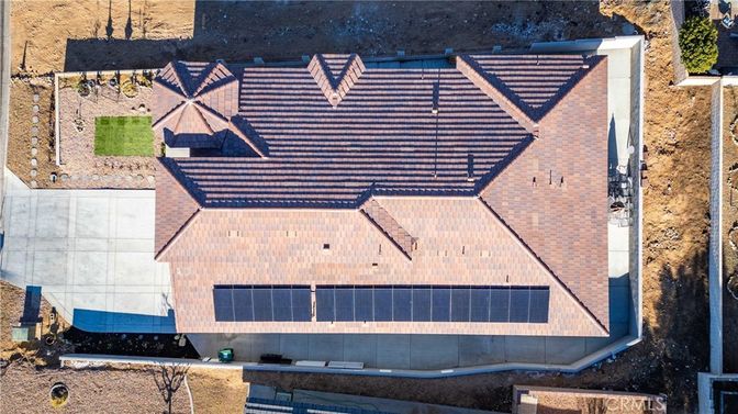 Exterior, Drone