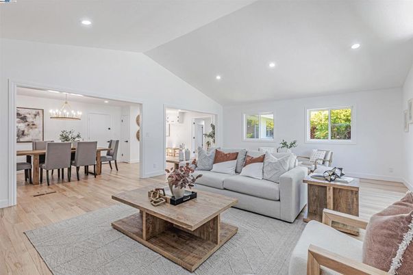 Dining room, Interior, Living room, Pendant Lights, Recessed Lighting, Wood Texture Flooring