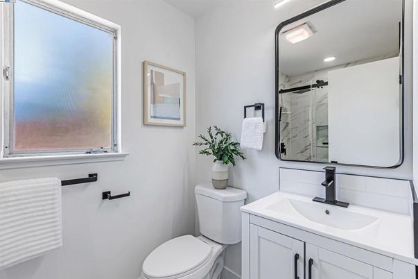 Bathroom, Interior, Marble Walls, Recessed Lighting