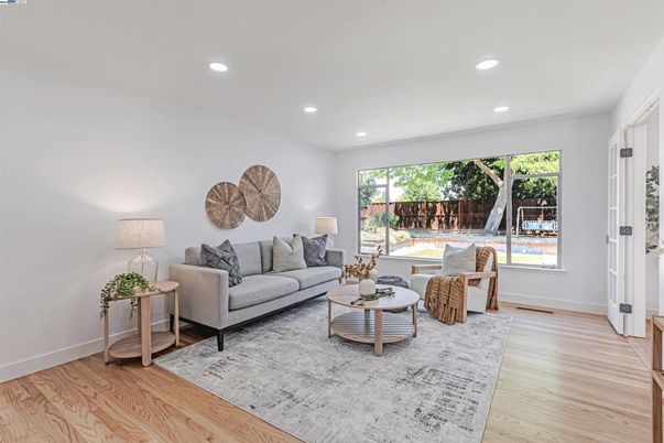 Interior, Living room, Recessed Lighting, Wood Texture Flooring