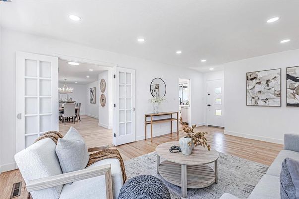 Chandelier, Dining room, Interior, Living room, Recessed Lighting, Wood Texture Flooring