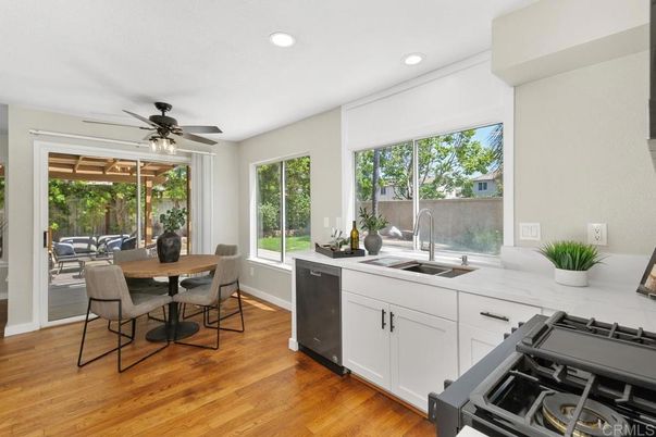 Dining room, Interior, Kitchen, Recessed Lighting, Wood Texture Flooring
