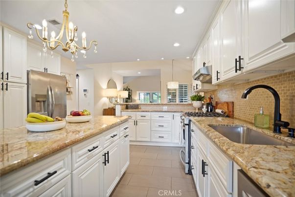 Chandelier, Interior, Kitchen, Recessed Lighting, Stainless Steel Appliances