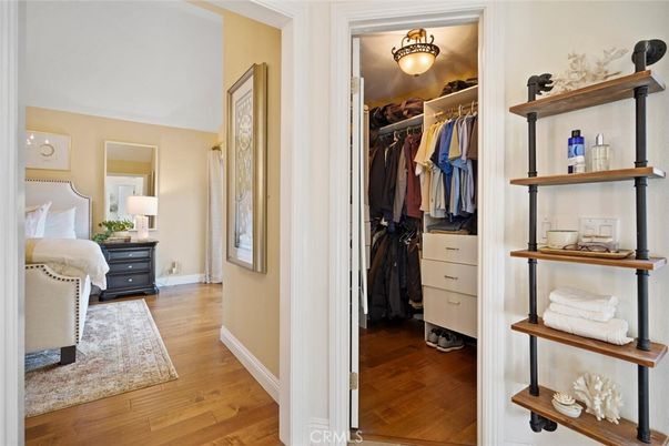 Interior, Walk-in Closets, Wood Texture Flooring