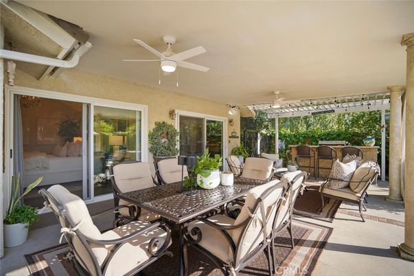 Dining room, Exterior