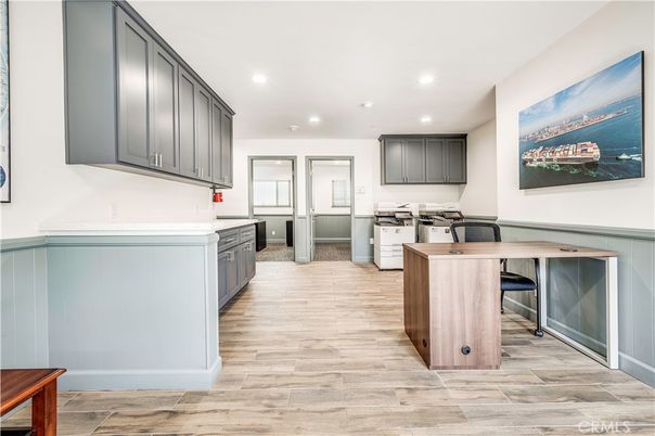 Home Office, Interior, Recessed Lighting, Wood Texture Flooring