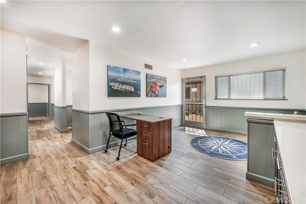 Home Office, Interior, Recessed Lighting, Wood Texture Flooring