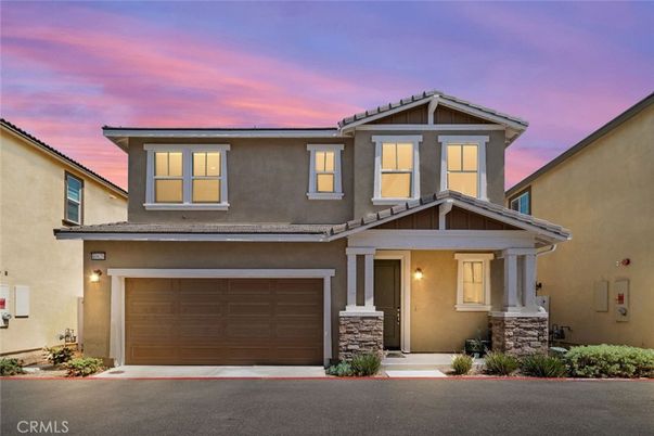 Attached, Exterior, Facade, Mediterranean