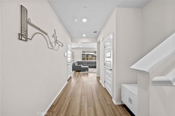 Interior, Recessed Lighting, Wood Texture Flooring