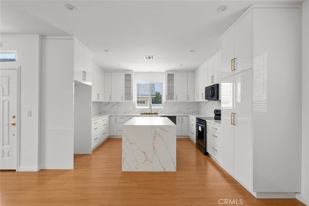Interior, Kitchen, Marble Walls, Recessed Lighting, Wood Texture Flooring