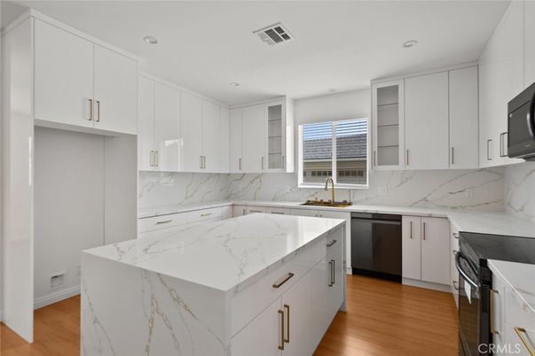 Interior, Kitchen, Marble Walls, Recessed Lighting, Wood Texture Flooring